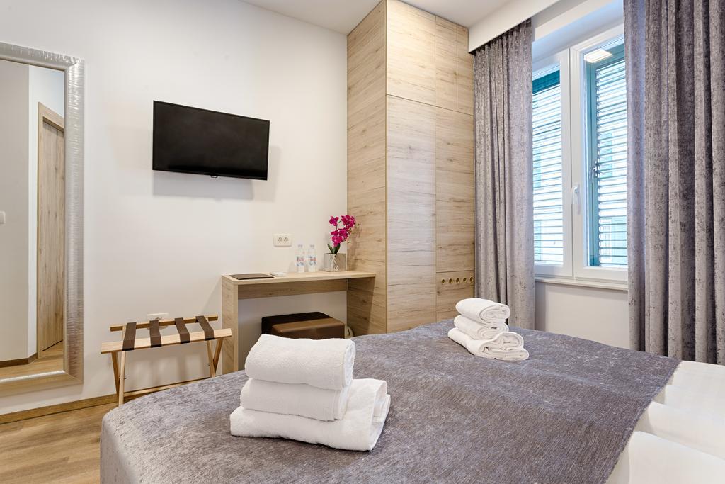Central Pearl By Nono Ban Rooms Split Exterior foto
